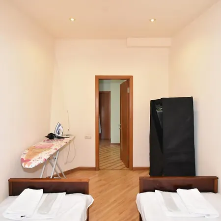 Rent Inn Yerevan On Avag Petrosyan Street Exterior photo